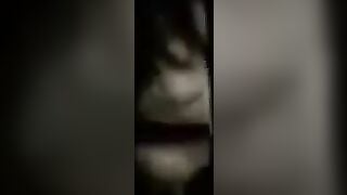 Gặp cô em dâm nửa đêm nghỉ nhờ nào ngờ em nó xông vào phòng bú mút lấy lồn cà cu