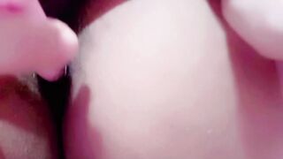 Bé nứng quá ai chịch không