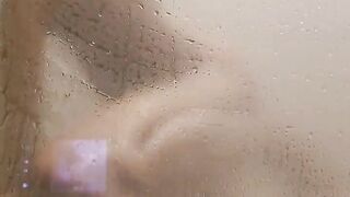 Lớn rồi sống thoáng đi mấy A. Chat sex mà hỏi gia phả bà nội em cũng không dám khai..