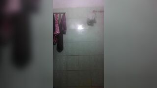 Quay lén con em họ lên chs Tắm Táp Bõdy Cực Múp