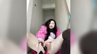 Mbbg thủ dâm bằng toy dâm đãng rên la kích thích