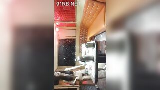 Chú tuy già r nhưng vẫn còn sung lắm gặp e nv xinh nhảy nhiệt tình làm chú k nhịn đc