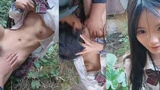 Ông chú dụ dỗ em nữ sinh Loli 2k7 lên rừng chơi rồi đè em nó ra bú lồn tới tấp luôn