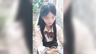 Ông chú dụ dỗ em nữ sinh Loli 2k7 lên rừng chơi rồi đè em nó ra bú lồn tới tấp luôn