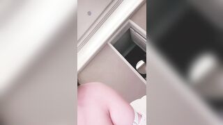 Em Ngọc Linh 2k6 lén bố mẹ ở nhà vạch lồn chịch cu giả sướng điên