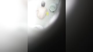 Em  hàng xóm mình dây tắm