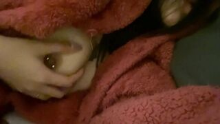 Cơn nứng giữa trưa show vú cực khủnggg:3