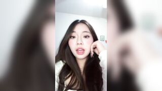 Em teen lồn hồng múp không lông lộ clip