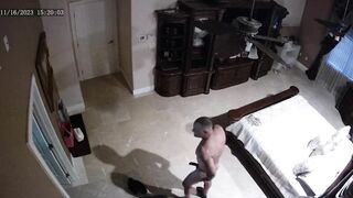 Bố chồng và nàng dâu thoại mái địt nhau khi không có ai ở nhà