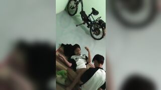 Cặp đôi trẻ cấp 3 ngày nào địt ngay nhà xe bị quay trộm nè anh em