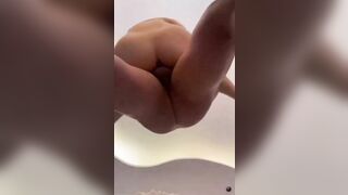 Em gái phòng đối diện cho chịch sau khi xem clip mình up