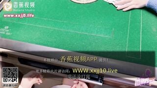 Nếm thịt nợ cờ bạc! Cô gái trẻ vì nợ tiền thua bài bạc nên phải bú cu cho chủ nợ địt