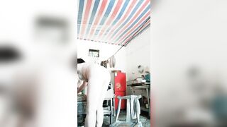 Livetream show lồn public,sau đó vào làng cho ô già uống thuốc kích dục uống nc đái