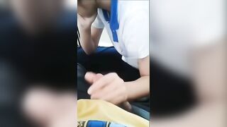 Anh trai bắt em họ ở nhà sục cặc cho anh bắn rồi mới cho đi học