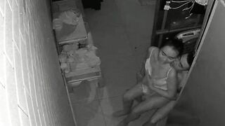 Hack cam chị dâu em chồng lén lút khi có cơ hội tâm sự tìm cách duy trì mối quan hệ