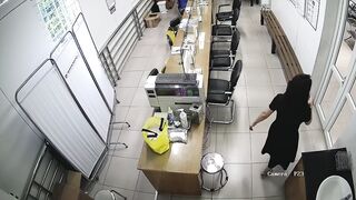 Hack cam những em gái y tá thay đồ trong bệnh viện chuẩn bị vào ca
