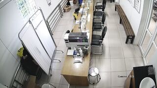 Hack cam những em gái y tá thay đồ trong bệnh viện chuẩn bị vào ca