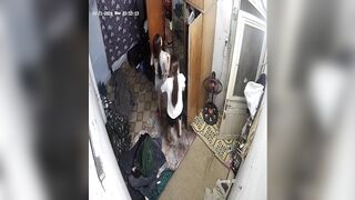 Hack cam cảnh mấy em thay đồ để lộ cặp vú non mơn mỡn
