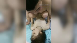 Em gái đi chơi khuya bị mấy thằng khốn nạn nó dụ dỗ rồi đưa vào khách sạn chịch P.3