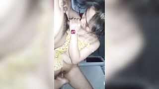 Bắt em người yêu bú cu để anh quay phim đăng lên mạng trong khi em đang nằm nhắn tin