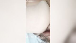 Em Minh Thư 2k5 NỨNG lồn đeo khẩu trang lấy kẹp đầu ti fingering PHÊ lồn