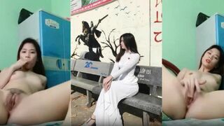Em học sinh lớp 12 móc lồn cực nứng