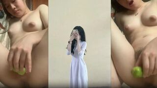 Em học sinh dâm đãng thủ dâm móc lồn