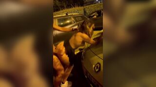 Cặp đụ mông to đụ nhau người đường, bị bắt gặp