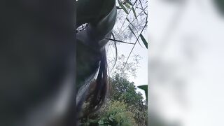 Em học sinh dâm k thích đi học mà lên núi gạ cụ già cho sờ và bú lồn
