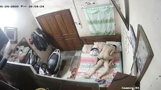 Cậu bé 16 tuổi số hưởng được bà cô hàng xóm U40 cho địt tại phòng