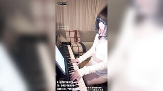 Pupuwaifu đc thầy giáo dạy kèm cách đánh đàn piano rồi đè ra bóp vú móc lồn bắt bú cu