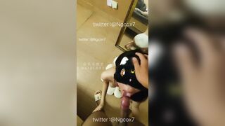 A trai huấn luyện em họ mình dây xinh gái bịt mắt dạy cách bú cu