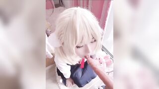 Em gái tập bú cu để đi chơi tết với người yêu