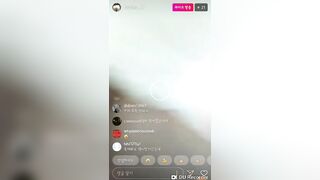 Em gái livestream tự lén quay cảnh tự chơi trong phòng cực nóng bỏng