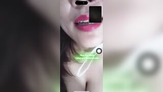 Vợ Dâm Gọi Video Kích Dục Cho Chồng Ở Xa