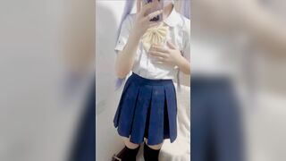SỐC với màn khoe hàng táo BẠO của em gái body cực phẩm