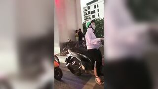 cặp đôi nứng quá địt nhau ngoài đường luôn