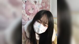 Em sinh viên khoe hàng trên live