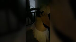 giao thừa đưa cháu đi xem pháo hoa rồi đưa cháu về phòng bắn trong