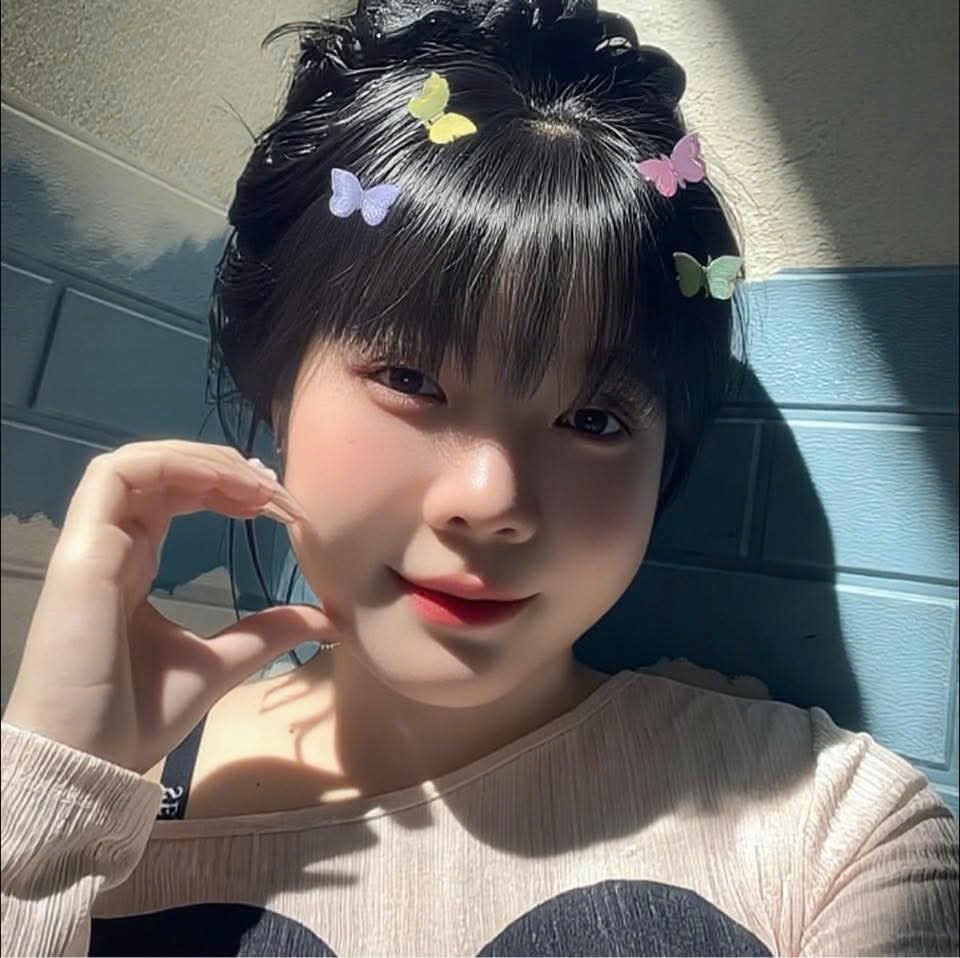 Mùng 1 khai xuân cùng em gái 2k5 xăm trổ mà dâm