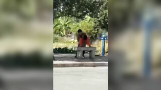 2 em học sinh thích đụ nhau bị người khác nhìn