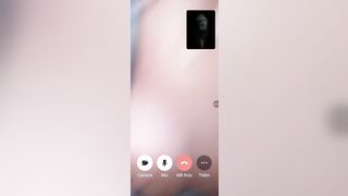 AE 36 ra nhận đồng hương