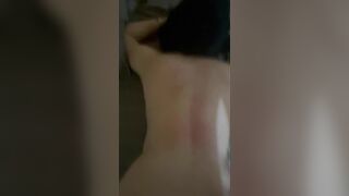 Em bảo em là con đĩ của anh