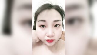 Rau dăm Sắp Sanh Con Mà Còn Vác Hàu Ra Móc Cho Dễ Sanh