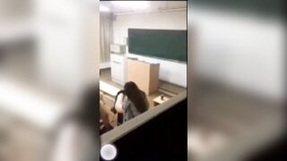 Có cô chị họ đi học mà ko giữ ý tứ cho giáo viên địt để nâng điểm