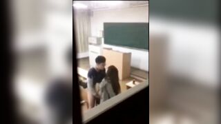 Có cô chị họ đi học mà ko giữ ý tứ cho giáo viên địt để nâng điểm