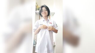 Mấy em kính cận giờ dâm Lắm Vừa Học Về Luôn