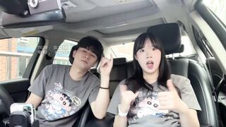 trai xinh gái đẹp quay vlog đang quay a lại lôi vú em ra bú