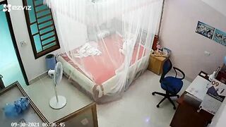 Hack cam thằng em giúp con chị lớp 10 thay đồ p13