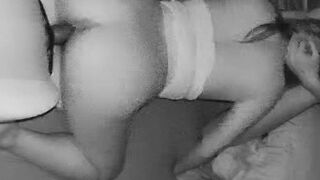 Bạn thân Đang thủ dâm mà bị phát hiện thì đưa cu cho bú luôn